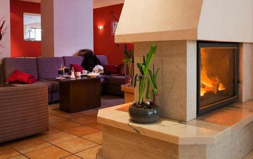 Hotel Le Montaigu Luz-Saint-Sauveur Buitenkant foto