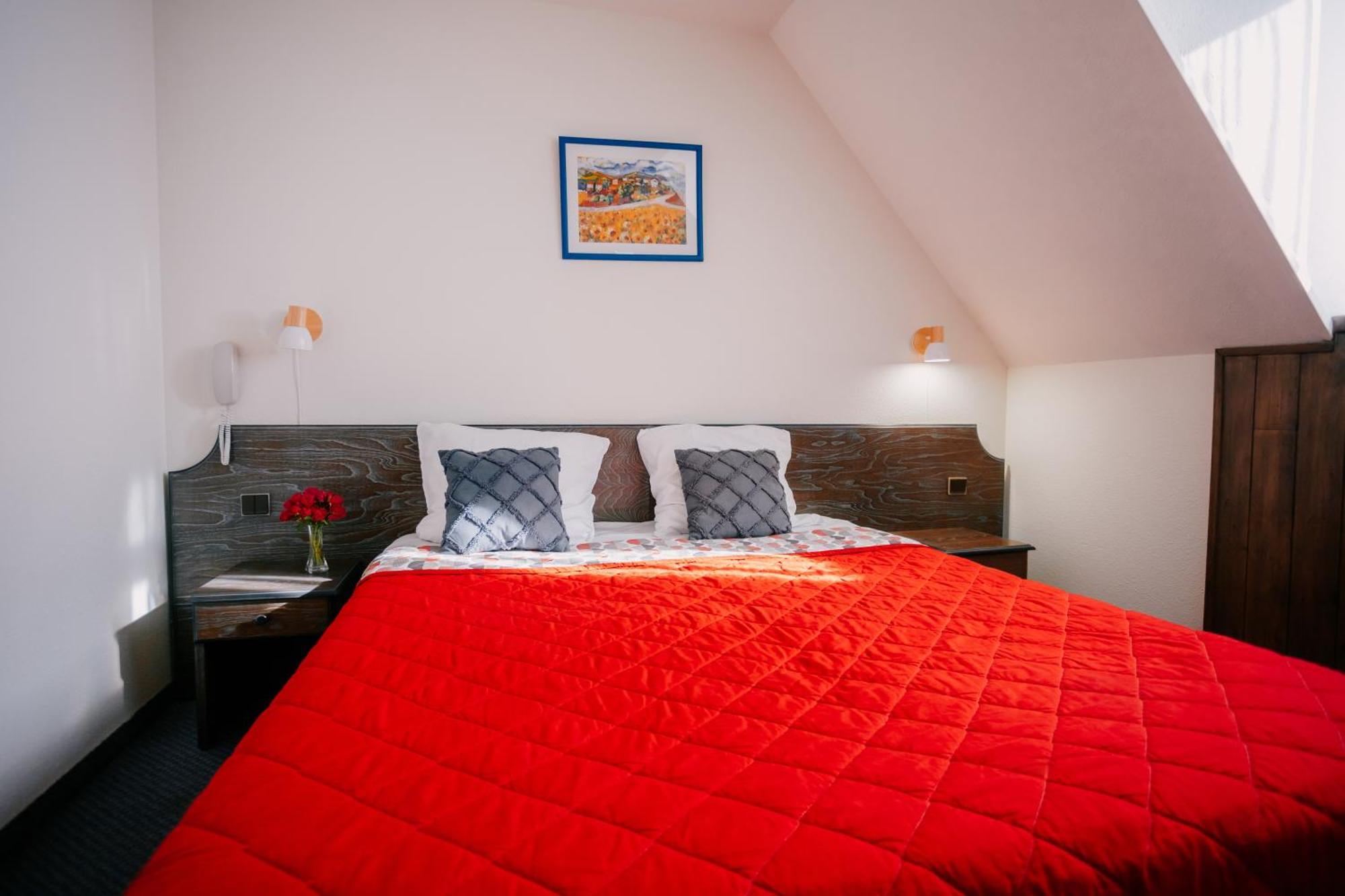 Hotel Le Montaigu Luz-Saint-Sauveur Buitenkant foto